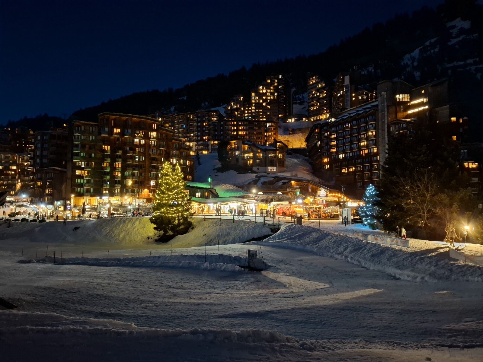 Snowy slopes and lifts above the resort of Avoriaz