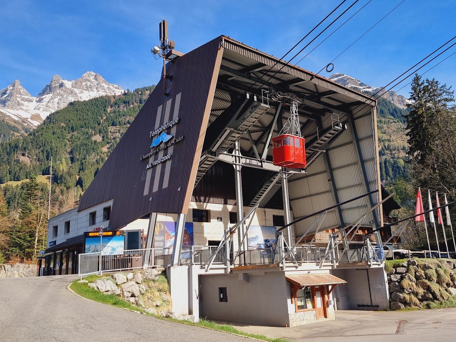 Cable car rising from Champery toward the Planachaux slopes
