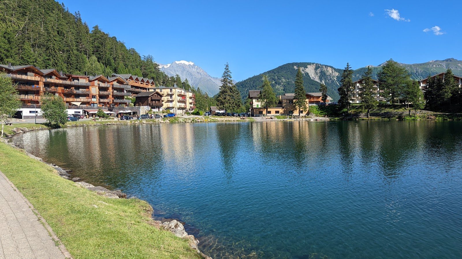 The La Breya slopes above Champex Lac in winter sunshine