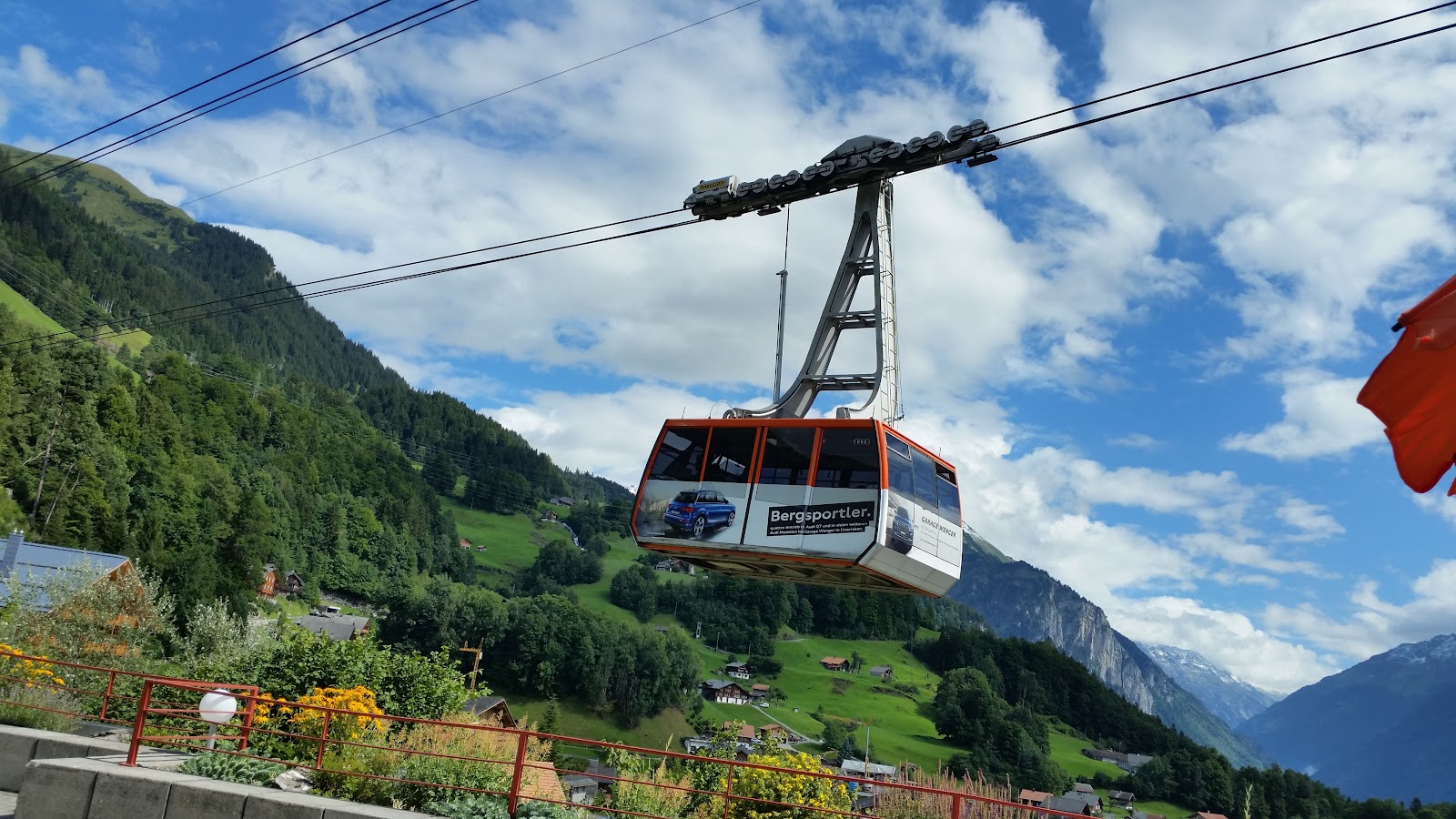 A long sunny cruising piste descending from Planplatten at Meiringen Hasliberg