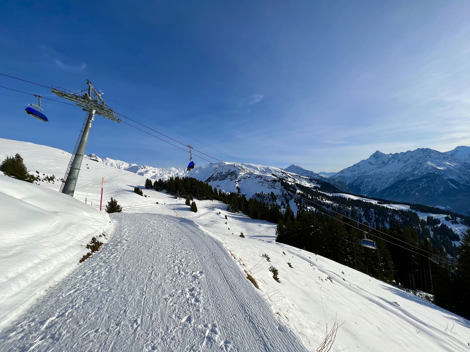 Mountain views over the Haslital valley from the Hasliberg ski slopes