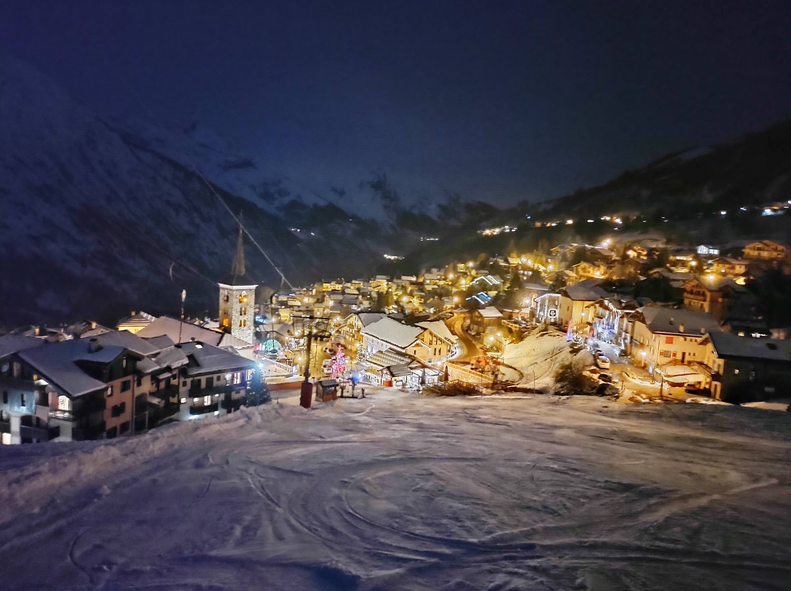 Pistes and chairlift above Saint Martin de Belleville in the Trois Vallees
