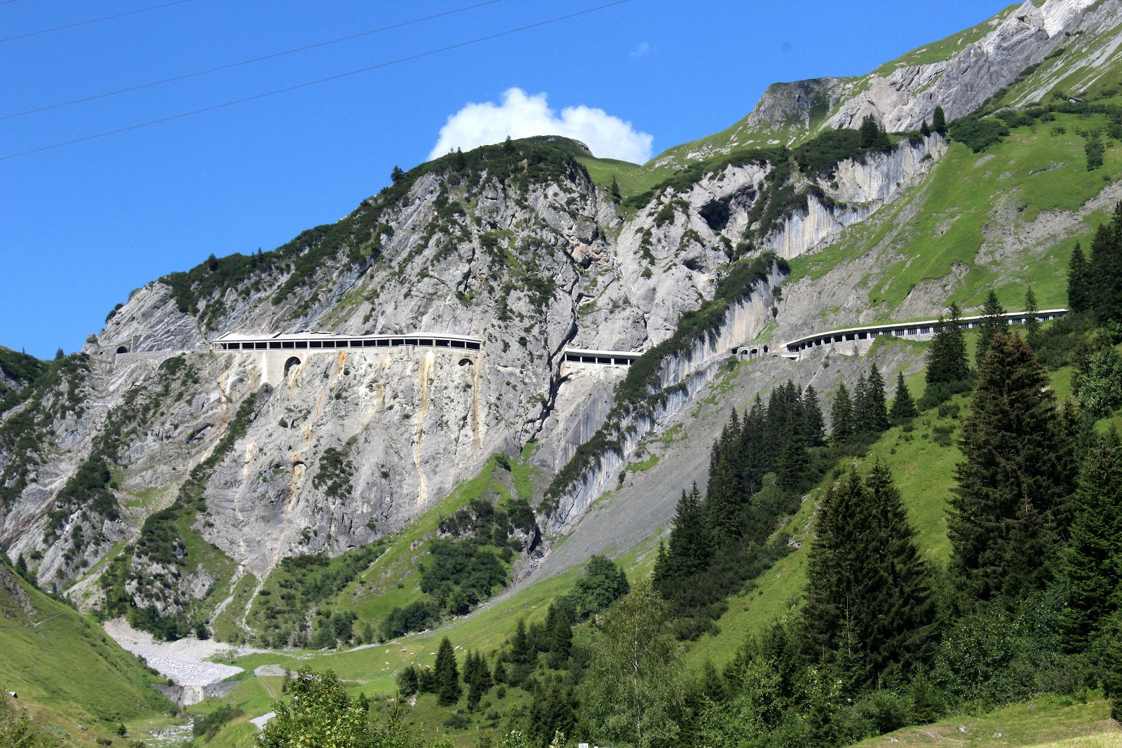 Wide linked pistes on the Arlberg circuit near Stuben